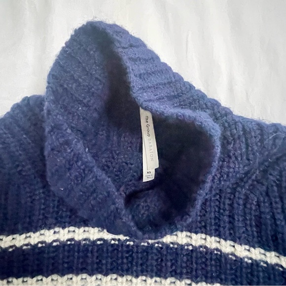 Aritzia The Group Babaton Degas Alpaca Crop Sweater in Pure Indigo Escape - Picture 2 of 7